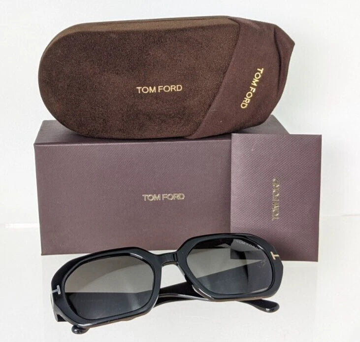 Brand New Authentic Tom Ford Sunglasses FT TF 917 01A Veronique - 02 TF917 55mm