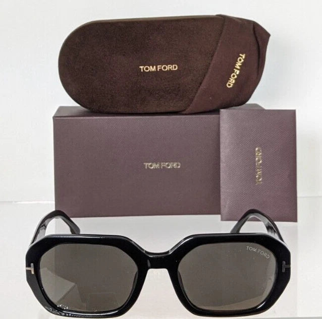 Brand New Authentic Tom Ford Sunglasses FT TF 917 01A Veronique - 02 TF917 55mm