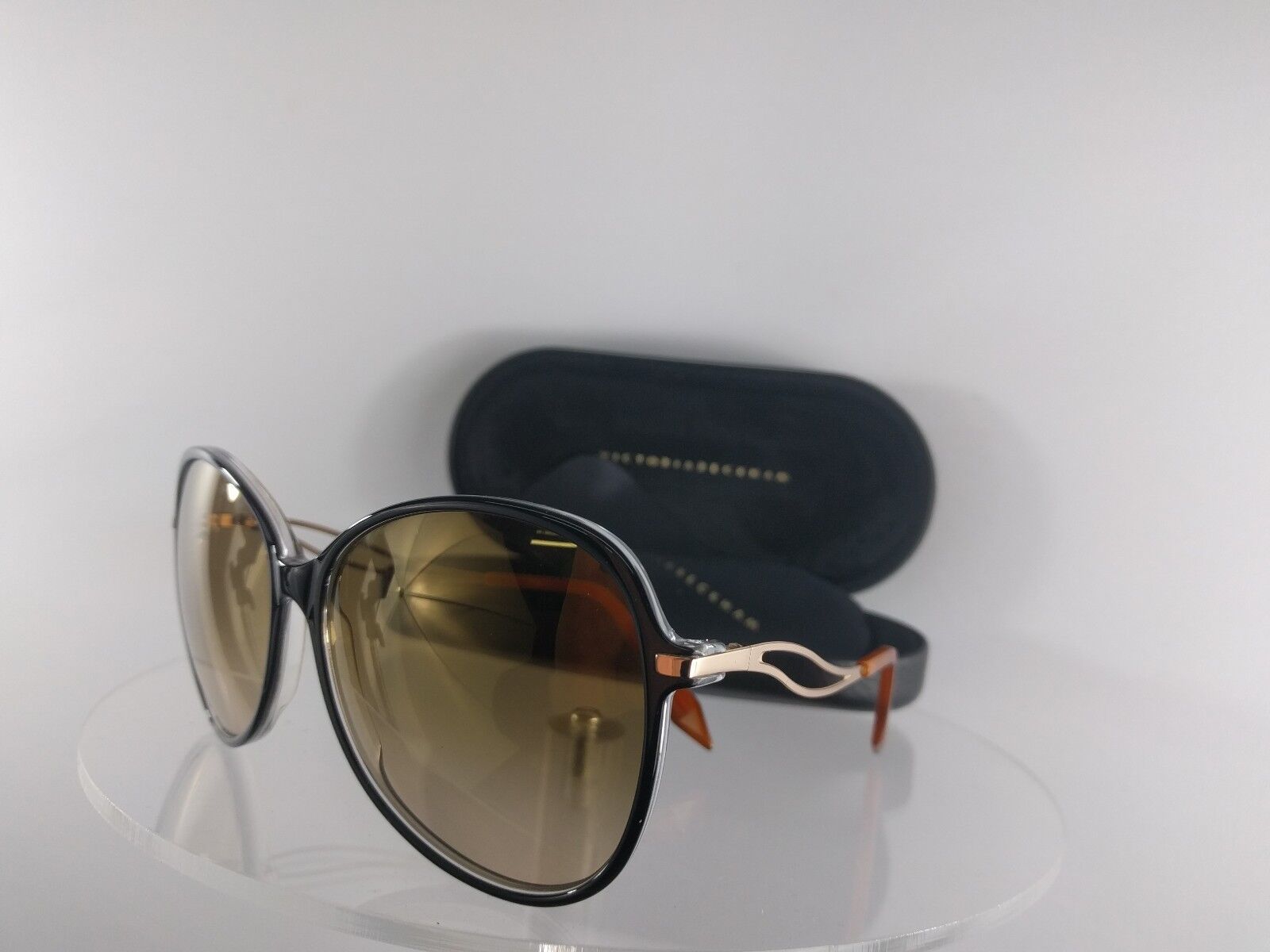 Brand New Authentic Victoria Beckham Sunglasses VBS 7 C01 07 Black Gold