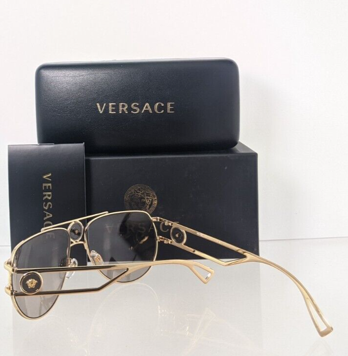 Brand New Authentic Versace Sunglasses Mod. 2225 1002/7I VE2225 60mm Frame