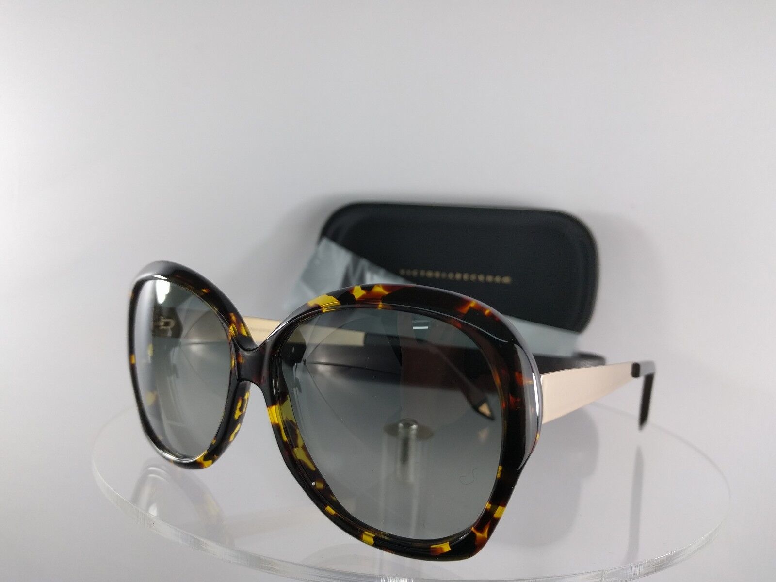 Brand New Authentic Victoria Beckham Sunglasses VBS4 C11 Gold Tortoise Frame