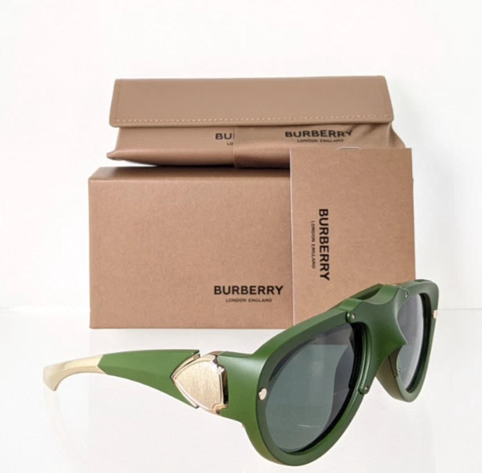 Brand New Authentic Burberry BE 4433 Sunglasses 4138/71 Green 4433-U Frame