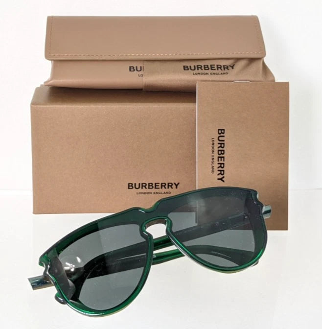 Brand New Authentic Burberry BE 4427 Sunglasses 4104/87 Black Frame