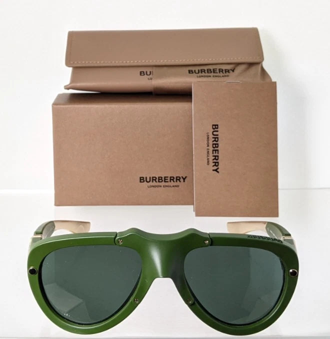 Brand New Authentic Burberry BE 4433 Sunglasses 4138/71 Green 4433-U Frame