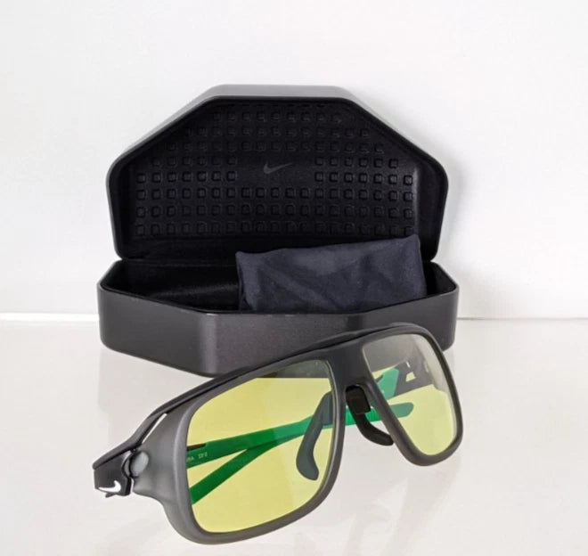 New Authentic NIKE FLYFREE SOAR Sunglasses EV24001 001 59mm Frame