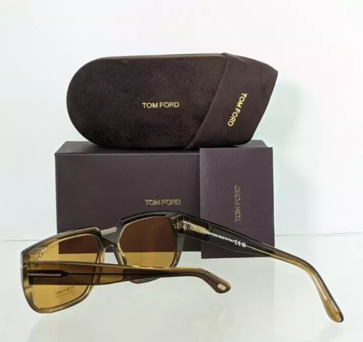 Brand New Authentic Tom Ford Sunglasses FT TF 1025 55E Oliver 55E TF1025 56mm