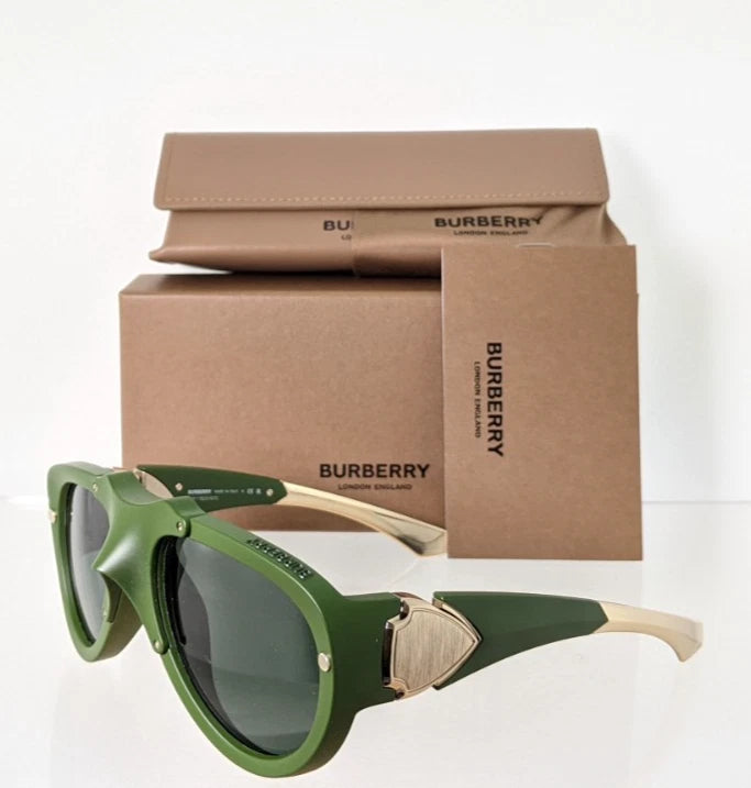 Brand New Authentic Burberry BE 4433 Sunglasses 4138/71 Green 4433-U Frame