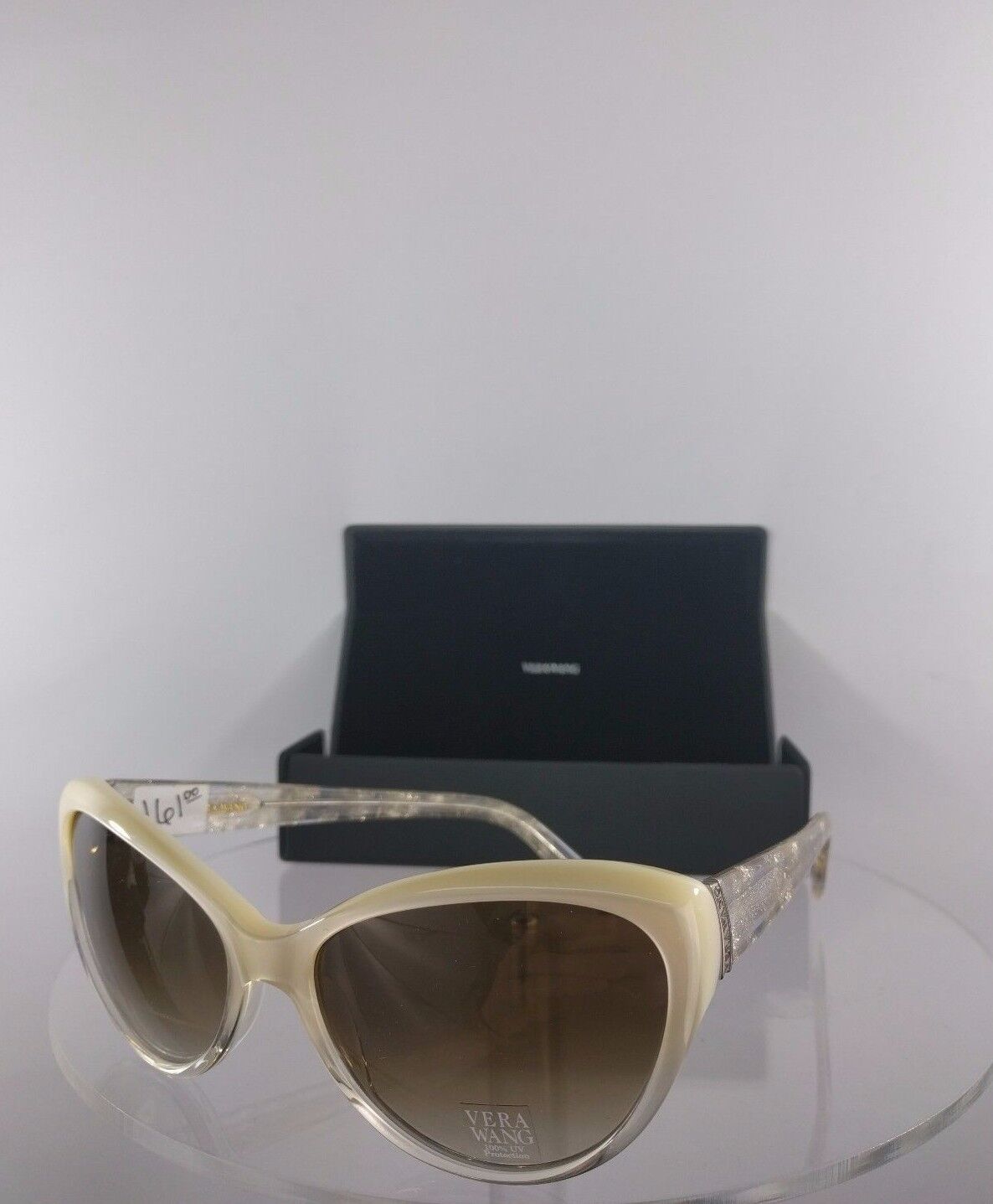Brand New Authentic Vera Wang Sunglasses V425 CM Glitter White Elegant Frame