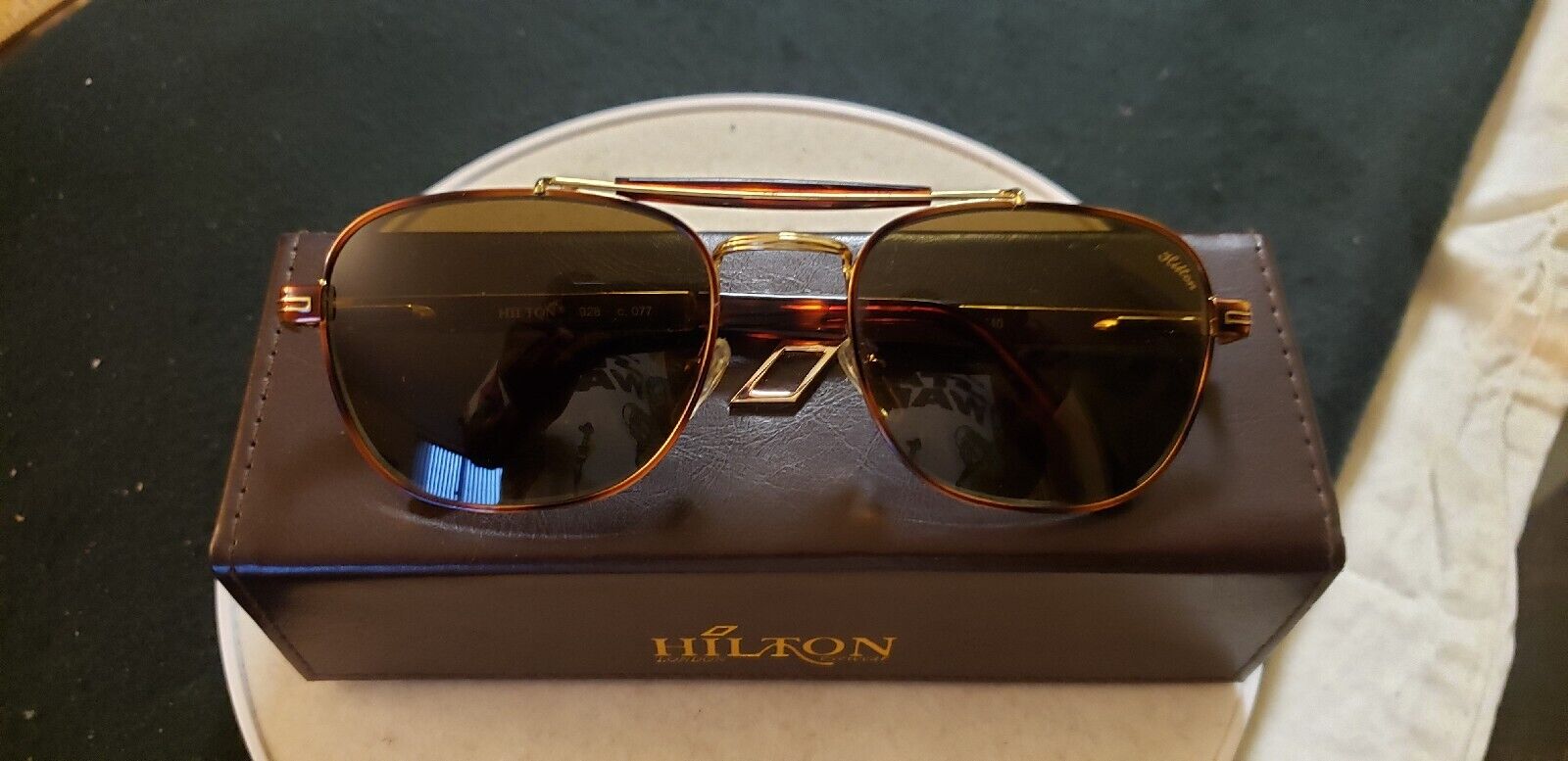 Brand New Authentic HILTON LONDON Sunglasses 928 C 077 YG 54mm 24KT Gold Frame